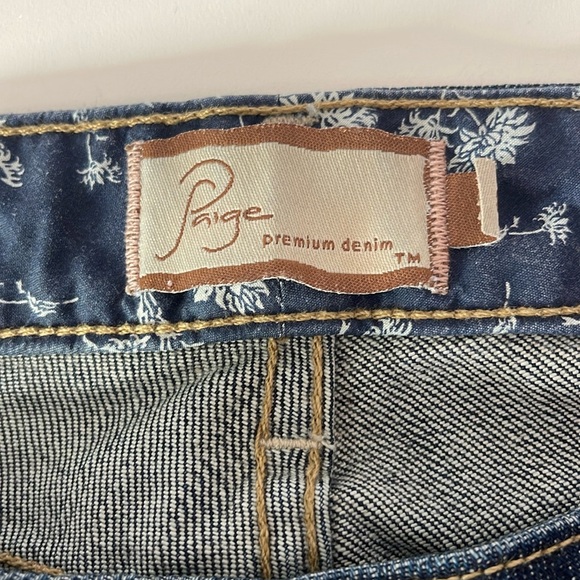 PAIGE Hollywood Hills Jeans Cropped, Blue, Stretch, Lightly Distressed Size 29 - Picture 3 of 10